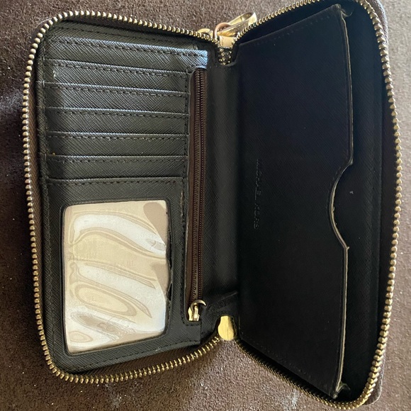 Michael Kors wallet - Picture 3 of 3